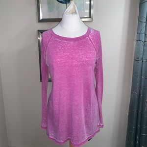 Women's Long Sleeve Pink Lightweight Knit Top